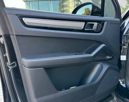 Порше Каен 2017 в Киеве на Automoto.ua Черный Порше Каен, объемом двигателя 2.9 л и пробегом 110 тыс. км за 68500 $, фото 24 на Automoto.ua