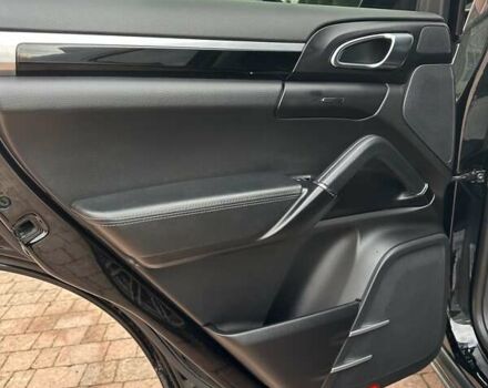 Черный Порше Каен, объемом двигателя 3.6 л и пробегом 64 тыс. км за 28999 $, фото 4 на Automoto.ua