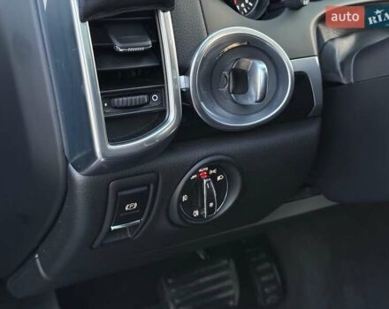 Черный Порше Каен, объемом двигателя 3.6 л и пробегом 99 тыс. км за 34000 $, фото 25 на Automoto.ua