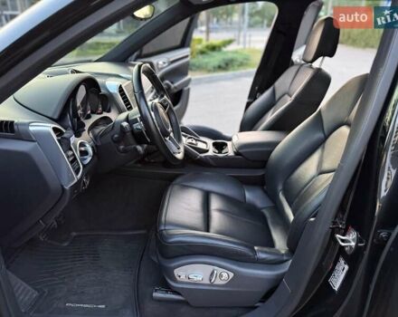 Черный Порше Каен, объемом двигателя 3.6 л и пробегом 99 тыс. км за 34000 $, фото 20 на Automoto.ua