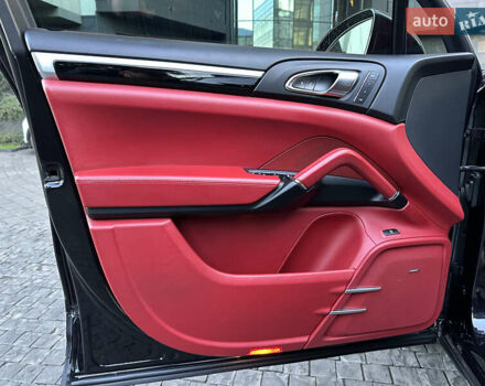 Черный Порше Каен, объемом двигателя 3 л и пробегом 180 тыс. км за 34800 $, фото 21 на Automoto.ua