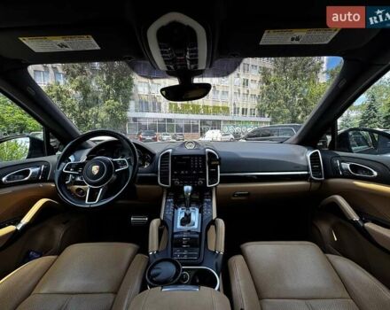Чорний Порше Cayenne, об'ємом двигуна 3 л та пробігом 110 тис. км за 36000 $, фото 12 на Automoto.ua