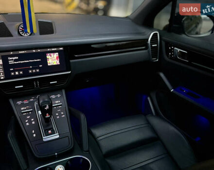 Чорний Порше Cayenne, об'ємом двигуна 2.9 л та пробігом 99 тис. км за 70000 $, фото 24 на Automoto.ua