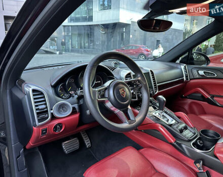 Черный Порше Каен, объемом двигателя 3 л и пробегом 180 тыс. км за 34800 $, фото 28 на Automoto.ua