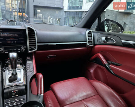 Черный Порше Каен, объемом двигателя 3 л и пробегом 180 тыс. км за 34800 $, фото 36 на Automoto.ua