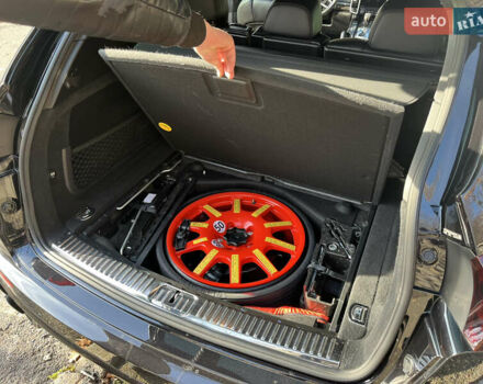 Черный Порше Каен, объемом двигателя 3.6 л и пробегом 88 тыс. км за 40000 $, фото 12 на Automoto.ua