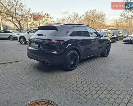 Черный Порше Каен, объемом двигателя 2.89 л и пробегом 114 тыс. км за 55555 $, фото 3 на Automoto.ua