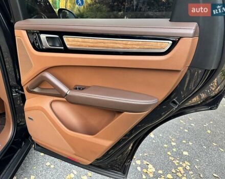 Черный Порше Каен, объемом двигателя 3 л и пробегом 170 тыс. км за 63500 $, фото 70 на Automoto.ua