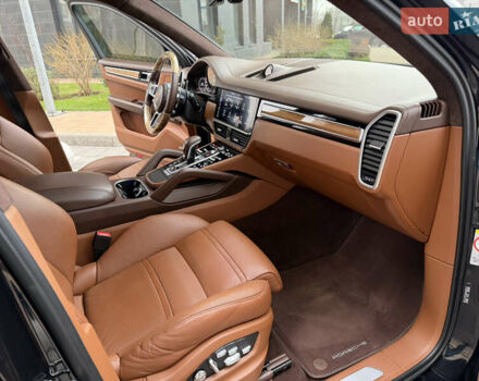 Черный Порше Каен, объемом двигателя 3 л и пробегом 170 тыс. км за 59999 $, фото 31 на Automoto.ua