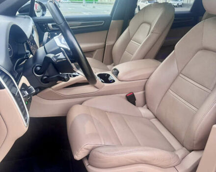 Чорний Порше Cayenne, об'ємом двигуна 3 л та пробігом 119 тис. км за 53000 $, фото 28 на Automoto.ua
