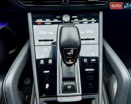 Чорний Порше Cayenne, об'ємом двигуна 3 л та пробігом 134 тис. км за 46000 $, фото 48 на Automoto.ua