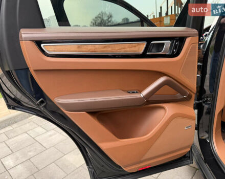 Черный Порше Каен, объемом двигателя 3 л и пробегом 170 тыс. км за 59999 $, фото 21 на Automoto.ua