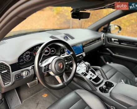 Черный Порше Каен, объемом двигателя 2.89 л и пробегом 118 тыс. км за 57000 $, фото 3 на Automoto.ua