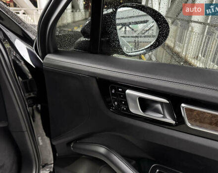 Черный Порше Каен, объемом двигателя 3 л и пробегом 99 тыс. км за 43800 $, фото 15 на Automoto.ua