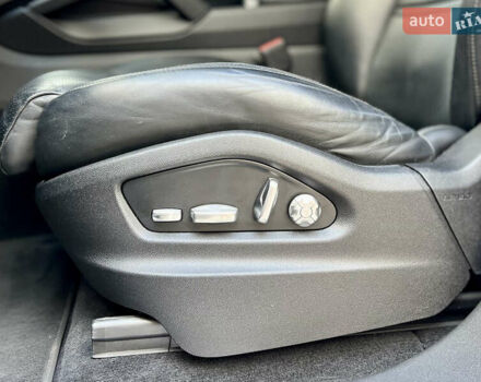 Черный Порше Каен, объемом двигателя 3 л и пробегом 133 тыс. км за 47000 $, фото 22 на Automoto.ua