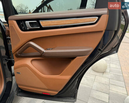 Черный Порше Каен, объемом двигателя 3 л и пробегом 170 тыс. км за 59999 $, фото 27 на Automoto.ua