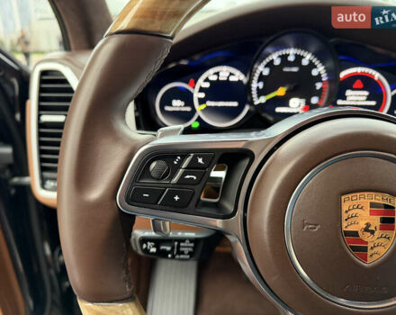 Черный Порше Каен, объемом двигателя 3 л и пробегом 170 тыс. км за 59999 $, фото 42 на Automoto.ua
