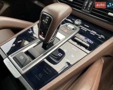 Черный Порше Каен, объемом двигателя 3 л и пробегом 125 тыс. км за 51000 $, фото 28 на Automoto.ua