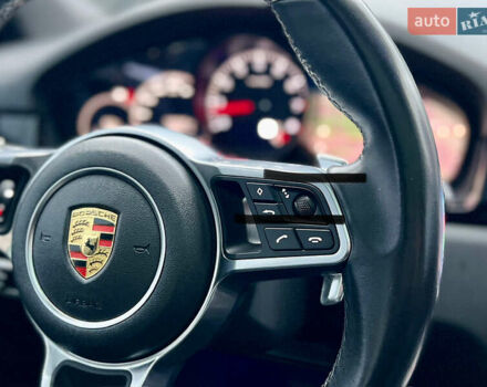 Чорний Порше Cayenne, об'ємом двигуна 3 л та пробігом 134 тис. км за 46000 $, фото 31 на Automoto.ua