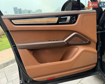 Черный Порше Каен, объемом двигателя 3 л и пробегом 170 тыс. км за 59999 $, фото 14 на Automoto.ua