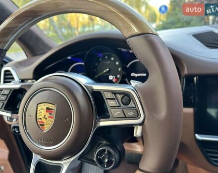 Черный Порше Каен, объемом двигателя 3 л и пробегом 170 тыс. км за 63500 $, фото 56 на Automoto.ua