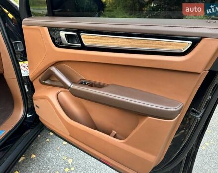 Черный Порше Каен, объемом двигателя 3 л и пробегом 170 тыс. км за 63500 $, фото 64 на Automoto.ua