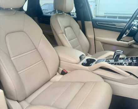 Чорний Порше Cayenne, об'ємом двигуна 3 л та пробігом 119 тис. км за 53000 $, фото 34 на Automoto.ua