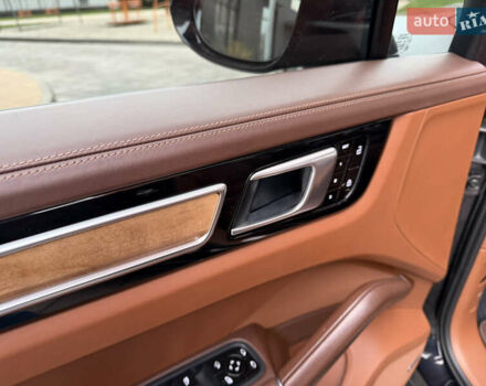 Черный Порше Каен, объемом двигателя 3 л и пробегом 170 тыс. км за 59999 $, фото 15 на Automoto.ua