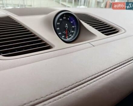 Черный Порше Каен, объемом двигателя 3 л и пробегом 125 тыс. км за 51000 $, фото 36 на Automoto.ua