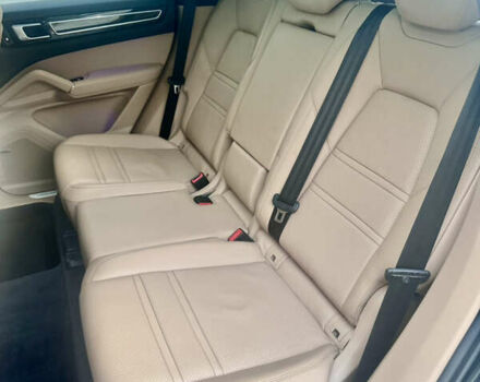Чорний Порше Cayenne, об'ємом двигуна 3 л та пробігом 119 тис. км за 53000 $, фото 30 на Automoto.ua