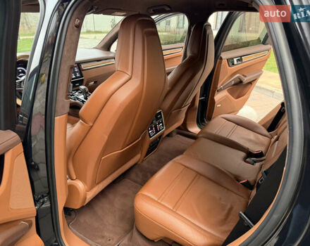 Черный Порше Каен, объемом двигателя 3 л и пробегом 170 тыс. км за 59999 $, фото 24 на Automoto.ua