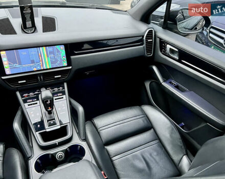 Чорний Порше Cayenne, об'ємом двигуна 3 л та пробігом 134 тис. км за 46000 $, фото 36 на Automoto.ua