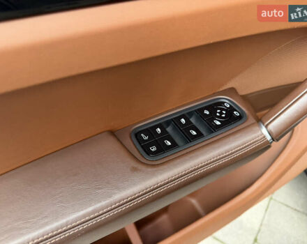 Черный Порше Каен, объемом двигателя 3 л и пробегом 170 тыс. км за 59999 $, фото 16 на Automoto.ua