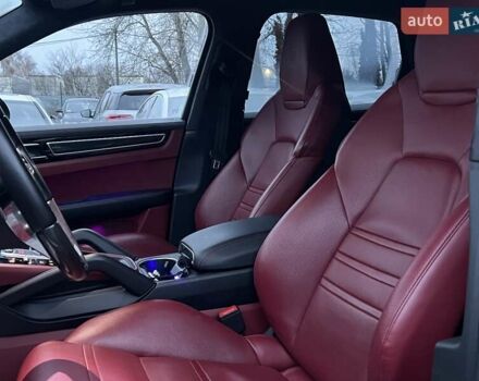 Черный Порше Каен, объемом двигателя 3 л и пробегом 84 тыс. км за 61000 $, фото 9 на Automoto.ua