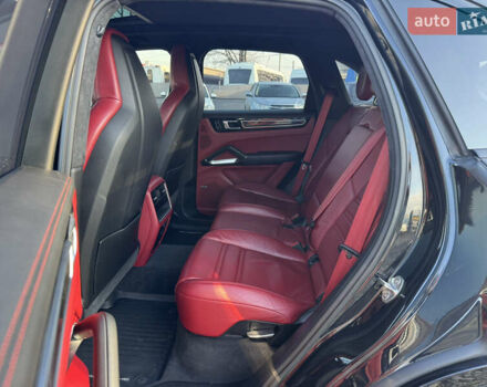 Черный Порше Каен, объемом двигателя 4 л и пробегом 120 тыс. км за 87700 $, фото 22 на Automoto.ua