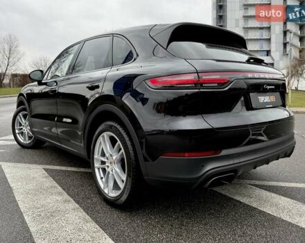 Черный Порше Каен, объемом двигателя 3 л и пробегом 44 тыс. км за 72500 $, фото 31 на Automoto.ua