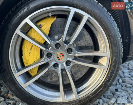 Черный Порше Каен, объемом двигателя 4 л и пробегом 120 тыс. км за 87700 $, фото 39 на Automoto.ua