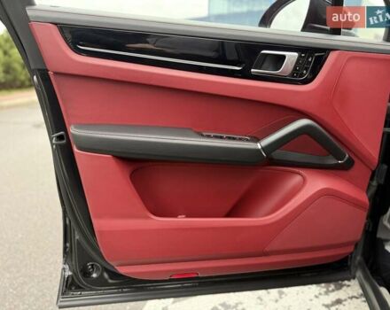 Черный Порше Каен, объемом двигателя 3 л и пробегом 44 тыс. км за 72500 $, фото 61 на Automoto.ua