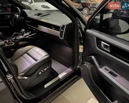 Черный Порше Каен, объемом двигателя 3 л и пробегом 32 тыс. км за 69900 $, фото 109 на Automoto.ua