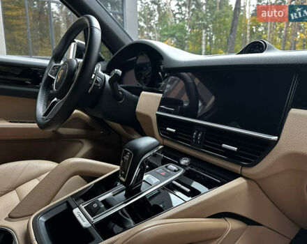 Черный Порше Каен, объемом двигателя 3 л и пробегом 40 тыс. км за 75000 $, фото 25 на Automoto.ua