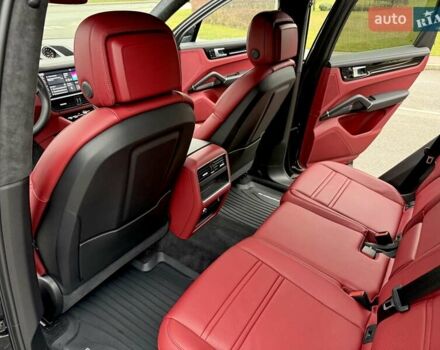 Черный Порше Каен, объемом двигателя 3 л и пробегом 44 тыс. км за 72500 $, фото 59 на Automoto.ua