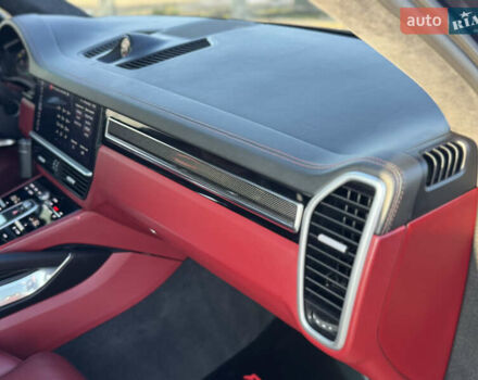 Черный Порше Каен, объемом двигателя 4 л и пробегом 120 тыс. км за 87700 $, фото 30 на Automoto.ua