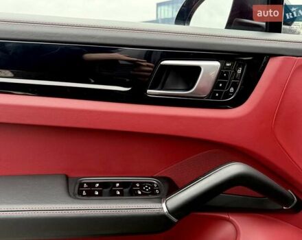 Черный Порше Каен, объемом двигателя 3 л и пробегом 44 тыс. км за 72500 $, фото 62 на Automoto.ua