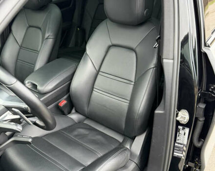 Черный Порше Каен, объемом двигателя 3 л и пробегом 66 тыс. км за 57500 $, фото 29 на Automoto.ua