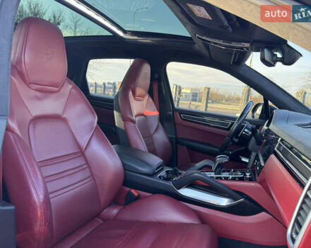 Черный Порше Каен, объемом двигателя 4 л и пробегом 120 тыс. км за 87700 $, фото 29 на Automoto.ua