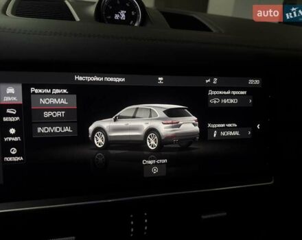 Черный Порше Каен, объемом двигателя 3 л и пробегом 32 тыс. км за 69900 $, фото 151 на Automoto.ua