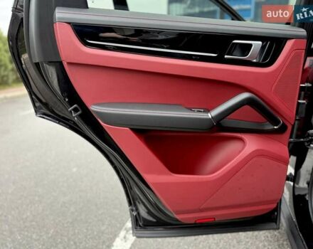 Черный Порше Каен, объемом двигателя 3 л и пробегом 44 тыс. км за 72500 $, фото 55 на Automoto.ua