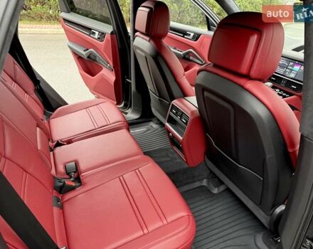 Черный Порше Каен, объемом двигателя 3 л и пробегом 44 тыс. км за 72500 $, фото 52 на Automoto.ua