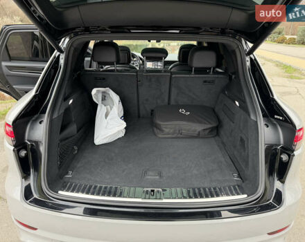 Черный Порше Каен, объемом двигателя 3 л и пробегом 66 тыс. км за 57500 $, фото 43 на Automoto.ua