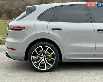 Черный Порше Каен, объемом двигателя 3 л и пробегом 66 тыс. км за 57500 $, фото 12 на Automoto.ua